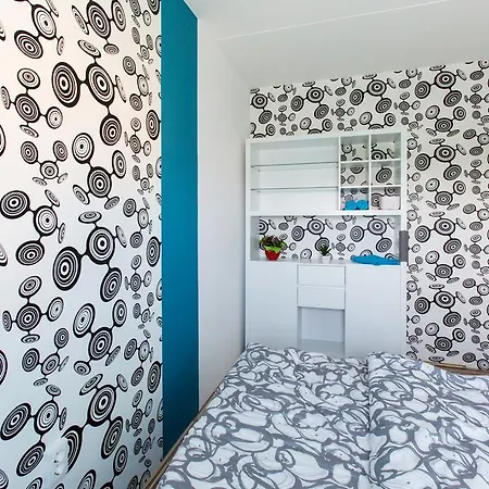 Rosenthal Apartman *