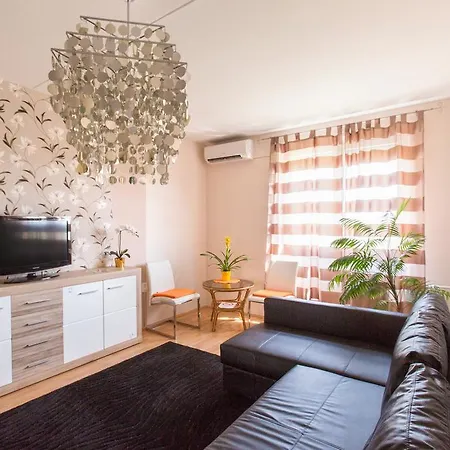 Rosenthal Apartman